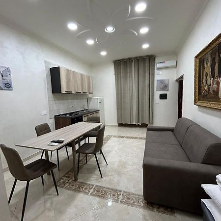 Apartamento Dora House Valentino Nápoles Exterior foto