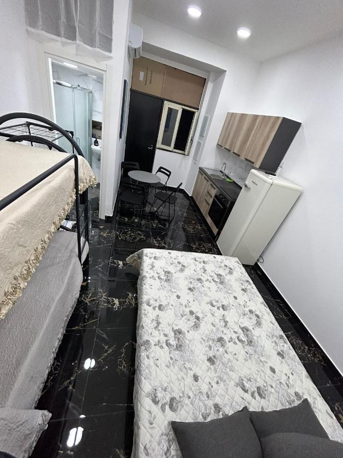 Apartamento Dora House Valentino Nápoles Exterior foto