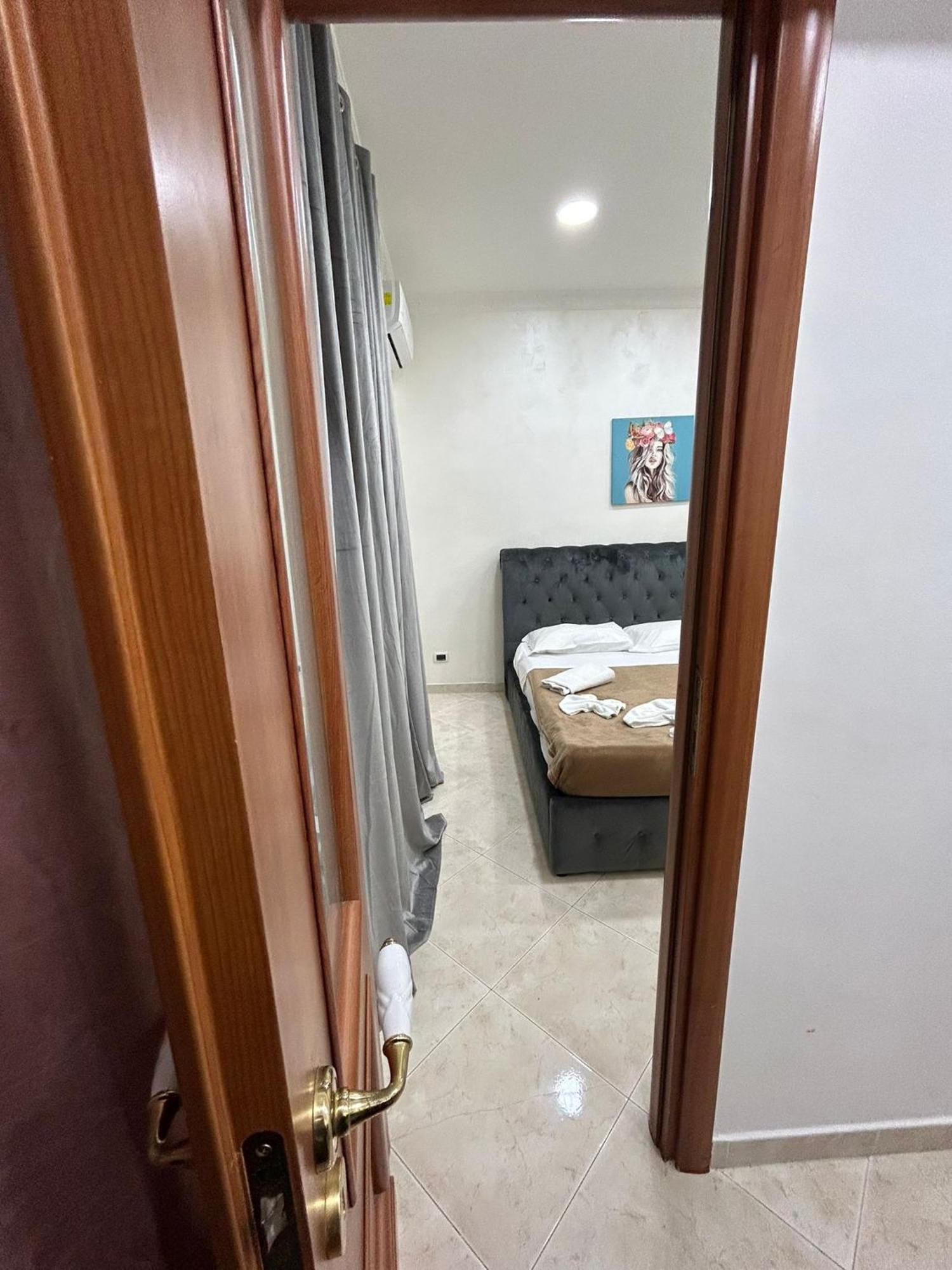 Apartamento Dora House Valentino Nápoles Exterior foto