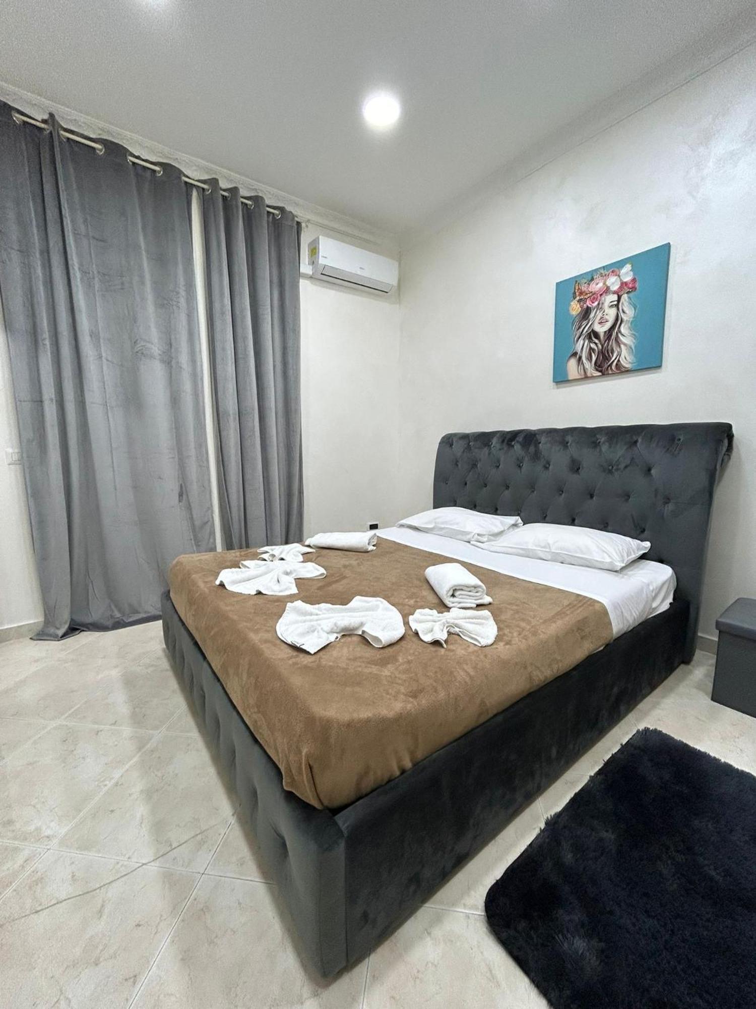 Apartamento Dora House Valentino Nápoles Exterior foto