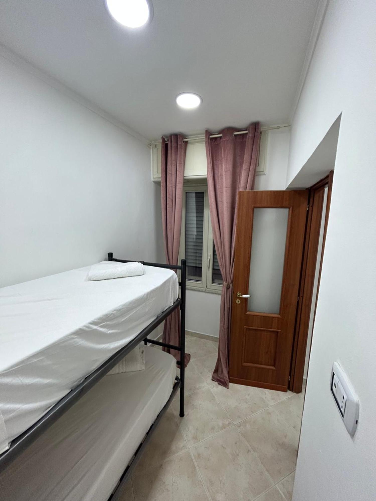 Apartamento Dora House Valentino Nápoles Exterior foto